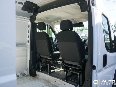 Used 2025 RAM ProMaster 2500 w/ Convenience Group FWD image 6
