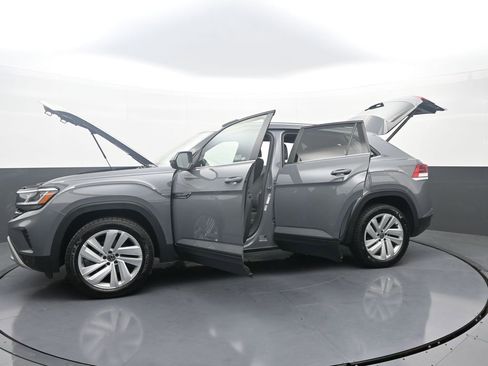 Used 2021 Volkswagen Atlas Cross Sport SE image 39