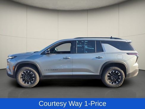 Used 2024 Chevrolet Traverse Z71 w/ Enhanced Driving Package AWD/4WD image 4
