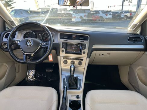 Used 2015 Volkswagen Golf S image 22