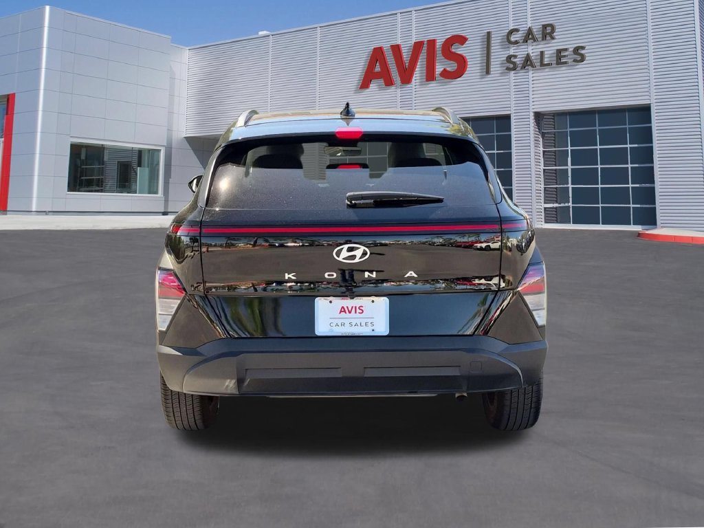 Used 2025 Hyundai Kona SEL FWD image 7