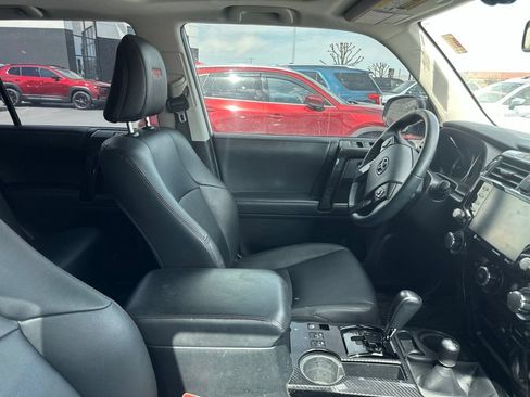 Used 2021 Toyota 4Runner Venture w/ Moonroof Package AWD/4WD image 9
