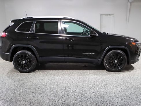 Used 2021 Jeep Cherokee Latitude Plus FWD image 6