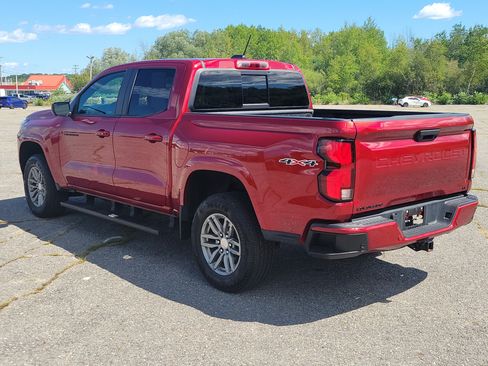 Used 2024 Chevrolet Colorado LT w/ LT Convenience Package III AWD/4WD image 7