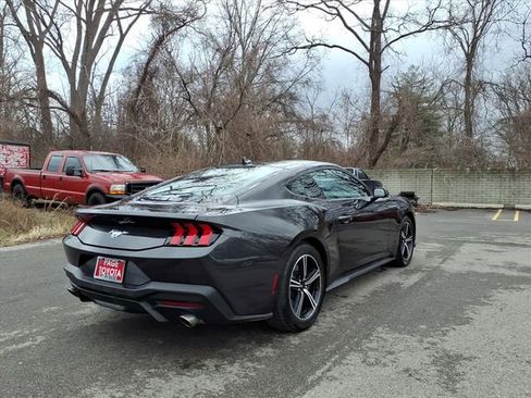 Used 2024 Ford Mustang Coupe image 7
