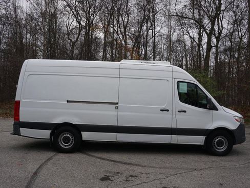 Used 2019 Freightliner Sprinter 170 RWD image 6