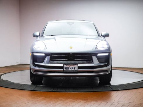 Used 2025 Porsche Macan image 13