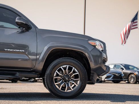 Used 2022 Toyota Tacoma TRD Sport w/ Technology Package RWD image 15