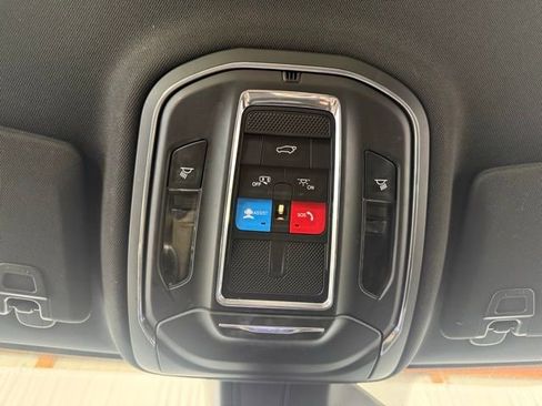 Used 2023 Jeep Grand Cherokee Altitude image 18
