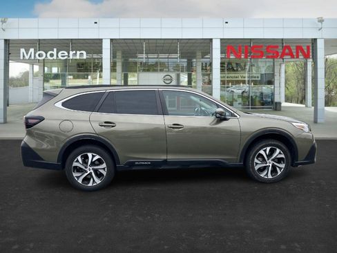 Used 2022 Subaru Outback Limited image 6
