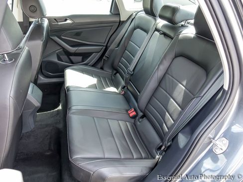 Used 2024 Volkswagen Jetta SE FWD image 10