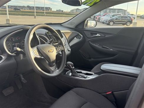Used 2024 Chevrolet Malibu LT image 17