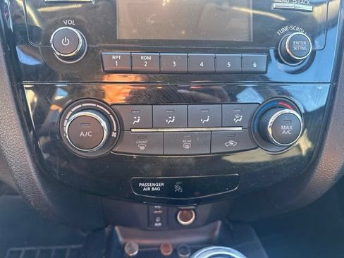 Used 2018 Nissan Rogue Sport S AWD/4WD image 15