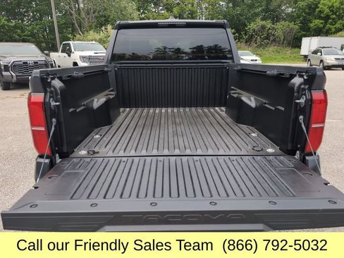 Certified 2024 Toyota Tacoma SR5 AWD/4WD image 22