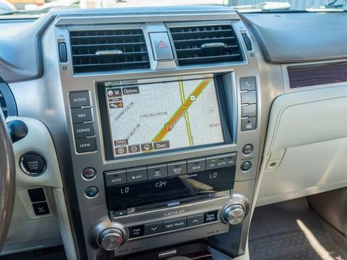 Used 2017 Lexus GX 460 Premium image 27