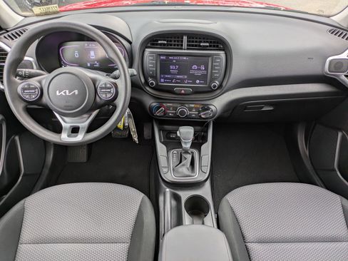 Certified 2023 Kia Soul LX FWD image 11