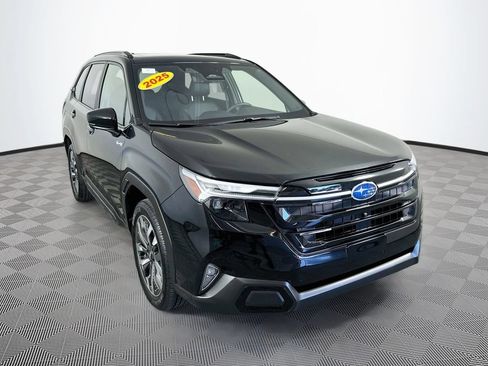 Used 2025 Subaru Forester Touring AWD/4WD image 3