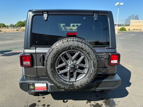 Used 2024 Jeep Wrangler Unlimited Sport AWD/4WD image 5