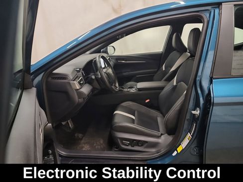 Used 2025 Toyota Camry SE FWD image 9