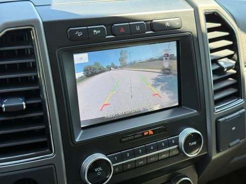 Used 2020 Ford Expedition XLT w/ Equipment Group 202A AWD/4WD image 42