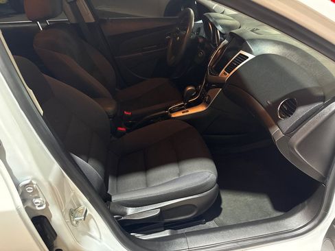 Used 2014 Chevrolet Cruze LT FWD image 6