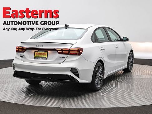 Used 2022 Kia Forte GT-Line w/ GT-Line Premium Package FWD image 5