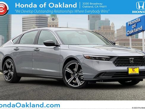 Used 2025 Honda Accord Sport image 1
