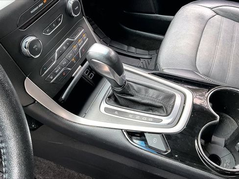 Used 2018 Ford Edge SEL w/ Equipment Group 201A FWD image 15