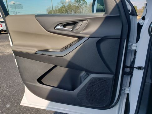 New 2026 Chevrolet Equinox LT w/ Convenience Package II image 12