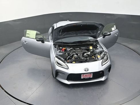 New 2025 Toyota GR86 Premium RWD image 32