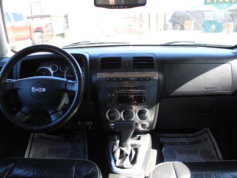 Used 2009 HUMMER H3T Luxury image 13