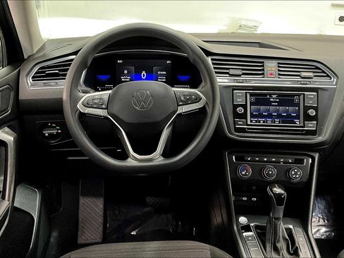 Used 2022 Volkswagen Tiguan S image 8