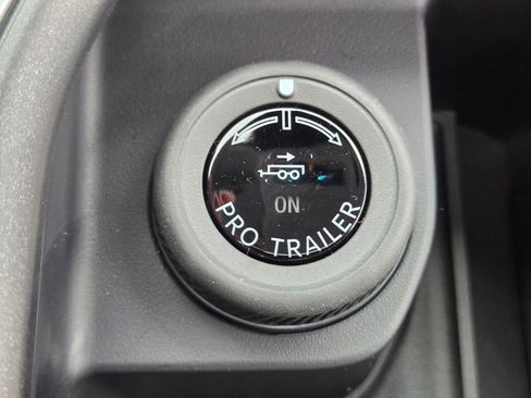 New 2025 Ford Expedition Active image 19