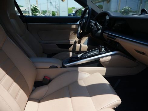 Certified 2022 Porsche 911 Turbo AWD/4WD image 18