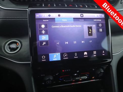 Used 2025 Jeep Grand Cherokee Limited image 23