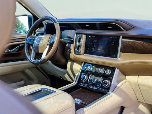 Used 2023 GMC Yukon Denali w/ Max Trailering Package AWD/4WD image 11