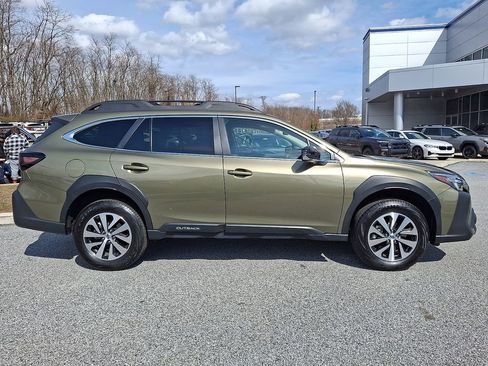 Certified 2025 Subaru Outback Premium image 8