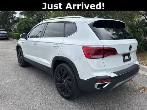 Used 2024 Volkswagen Taos SEL image 3