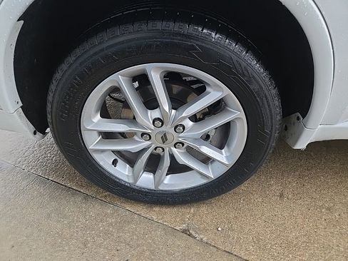 Used 2023 Dodge Durango GT image 23