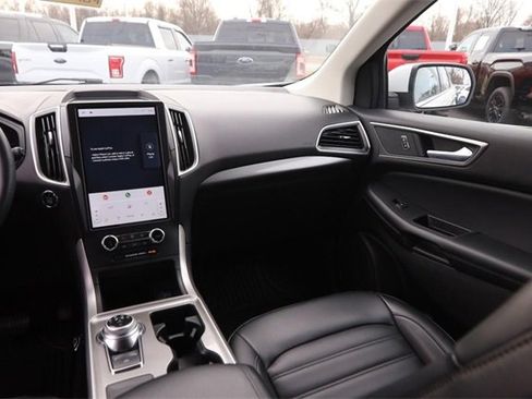 Certified 2024 Ford Edge SEL image 23