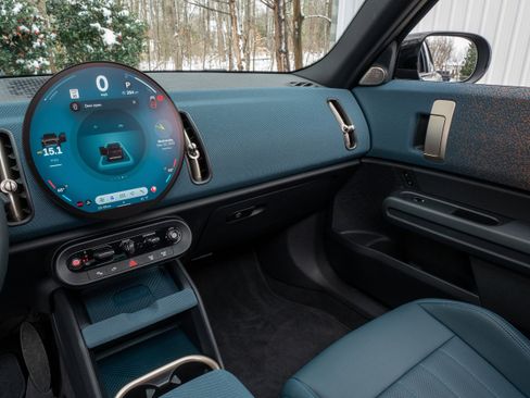 Used 2025 MINI Cooper Countryman S w/ Comfort Package Max image 23