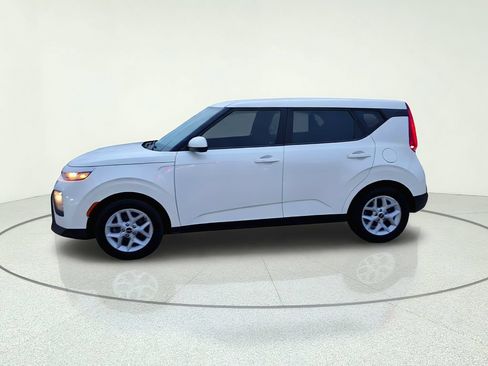 Used 2022 Kia Soul LX w/ Technology Package FWD image 3