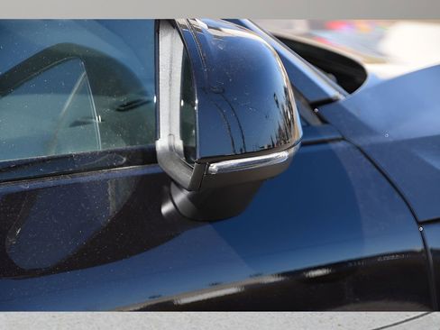 Certified 2025 Volvo XC40 B5 Plus w/ Protection Package Premier image 29