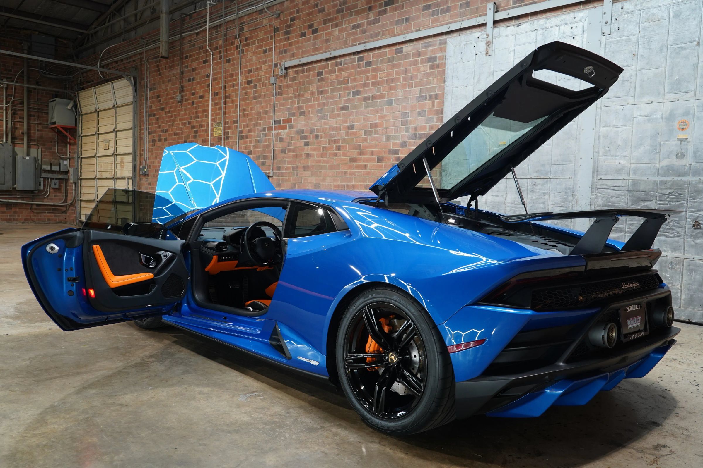 Used 2020 Lamborghini Huracan EVO RWD image 30