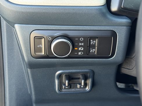 Used 2025 Ford Maverick Lariat w/ 4K Tow Package image 21