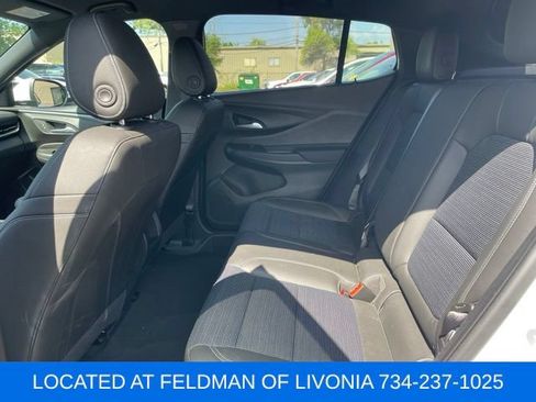 Used 2024 Buick Envista Preferred w/ Convenience I Package FWD image 9