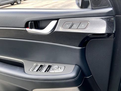 Used 2021 Hyundai Palisade Limited w/ Winter Package image 33