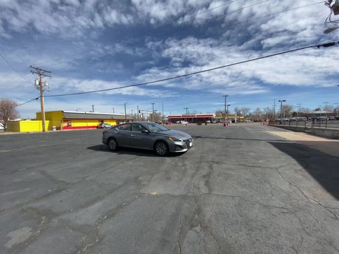 Used 2025 Nissan Altima 2.5 SV image 11