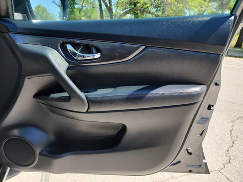 Used 2018 Nissan Rogue S FWD image 31