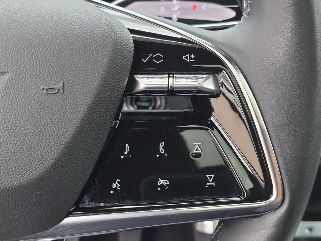 Certified 2024 Cadillac Lyriq Sport AWD/4WD image 27